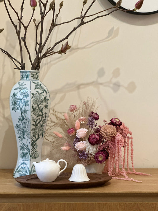 Moments in bloom - Mindful tea & preserved flower arrangement - Bloomnbrew