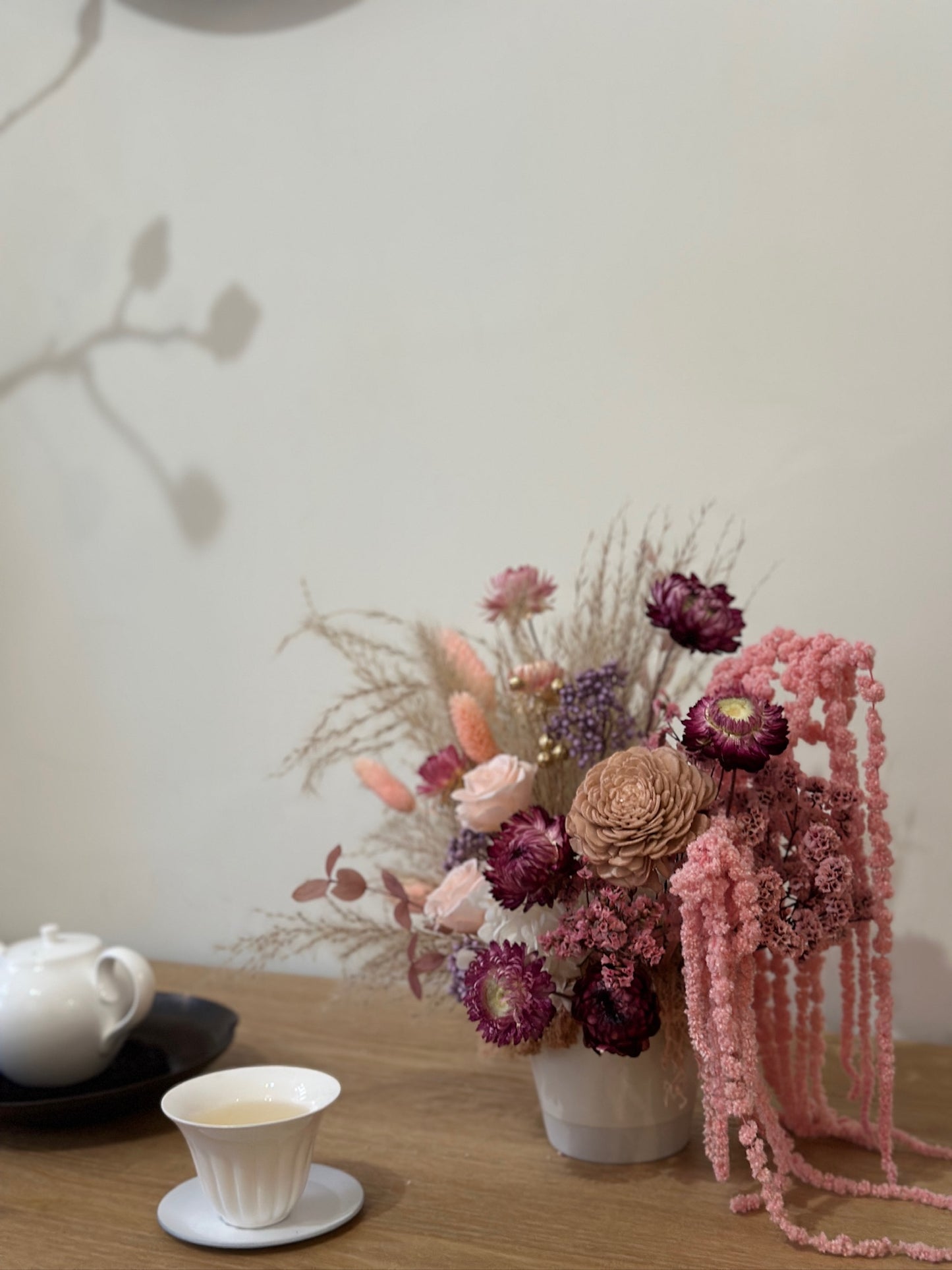 Moments in bloom - Mindful tea & preserved flower arrangement