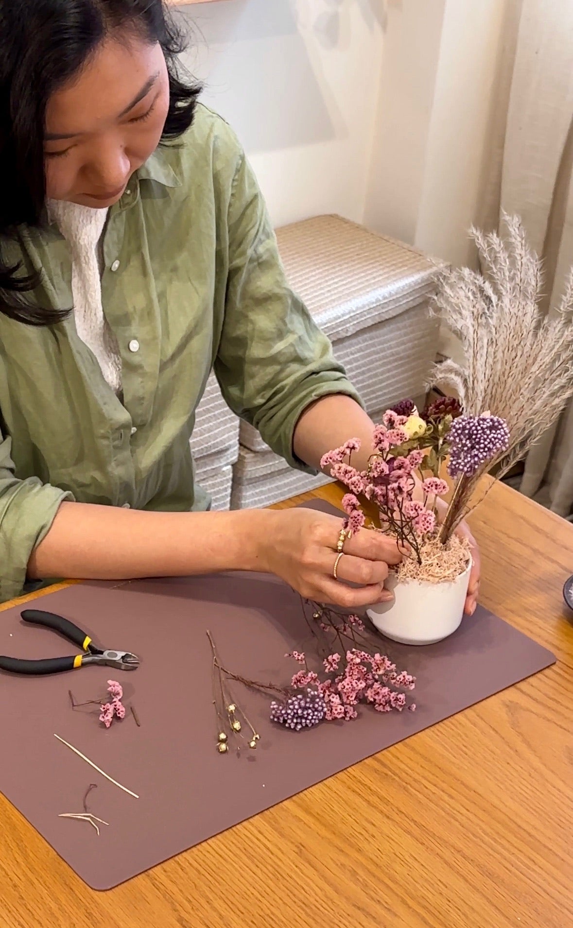 Moments in bloom - Mindful tea & preserved flower arrangement - Bloomnbrew