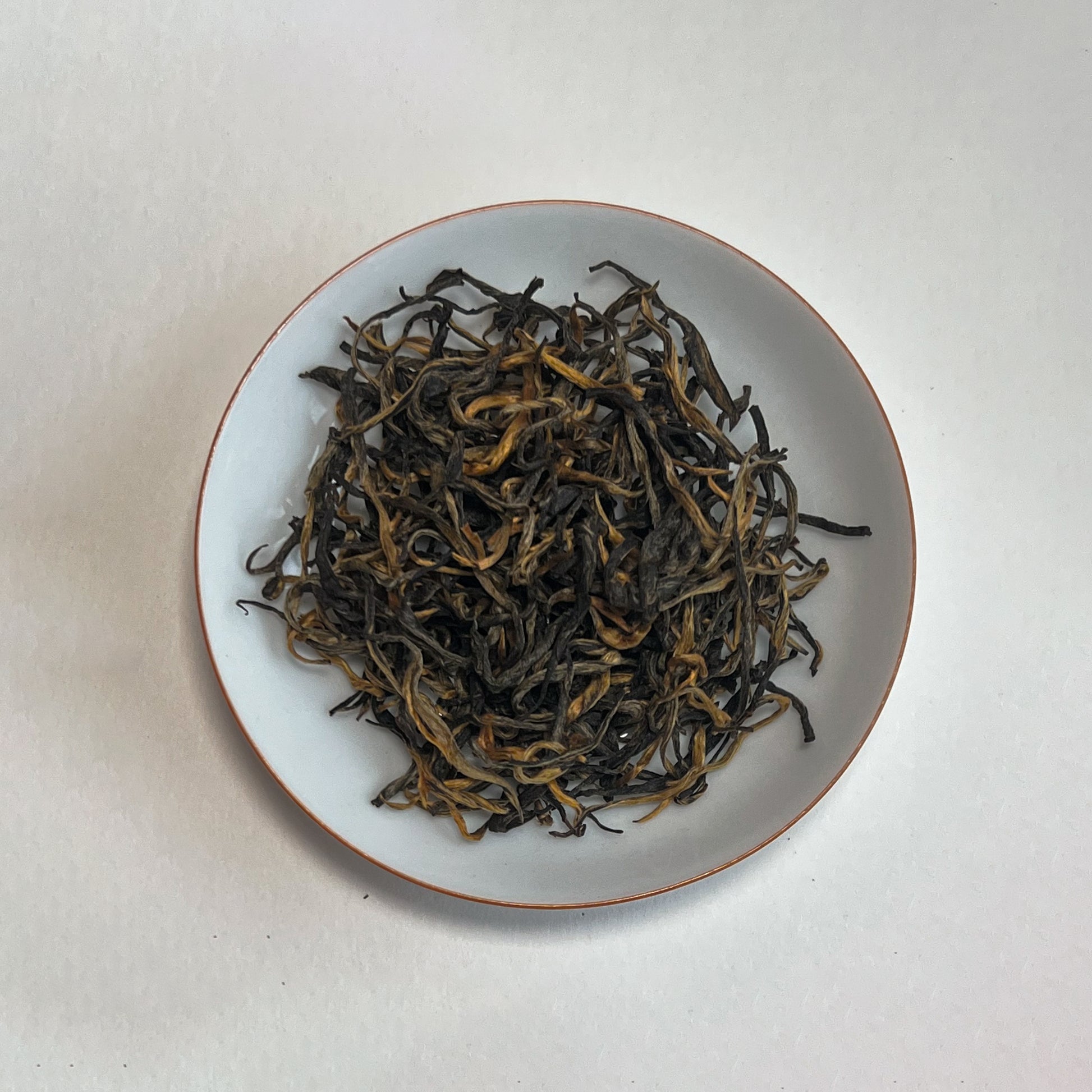 Red tea. Black tea. Beautiful tea. Rouge. Yunnan Gushu. Chinese tea